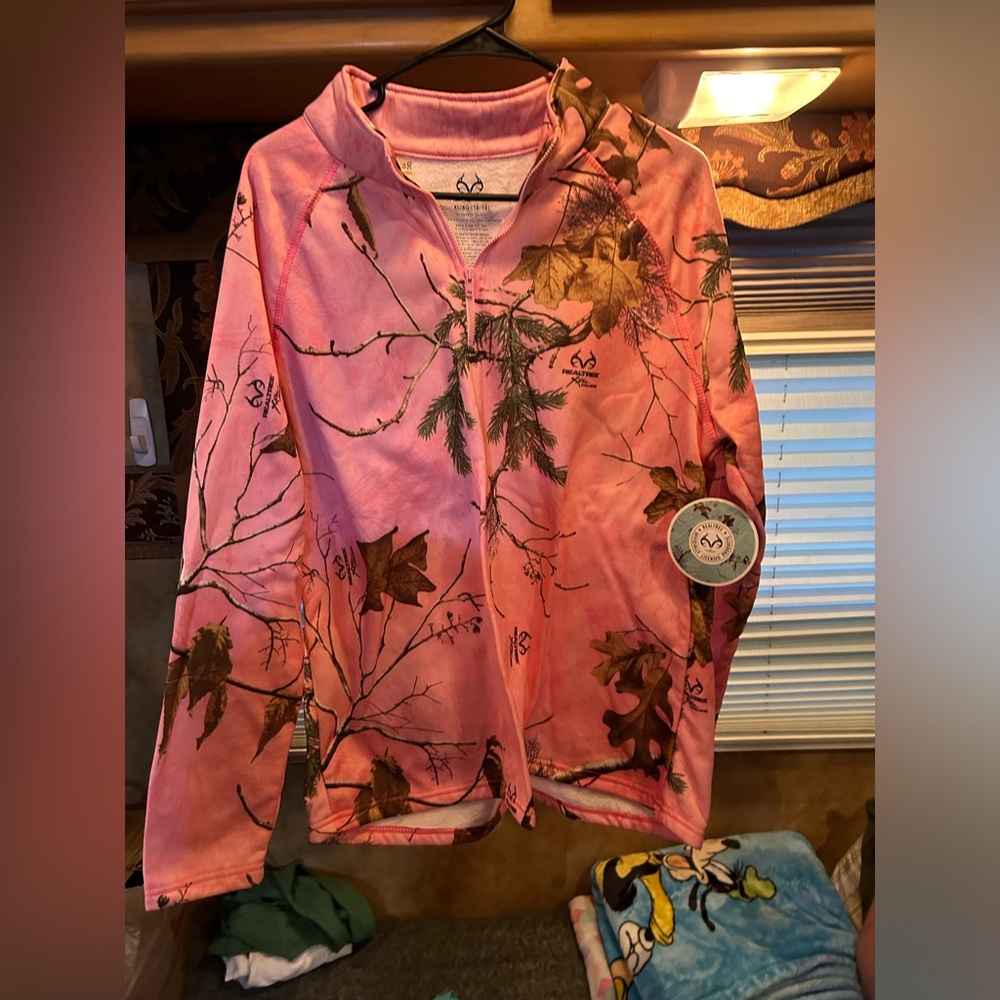 Mossy oak pull over